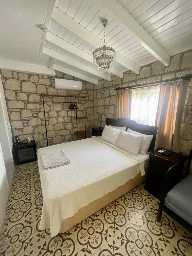 Kupina Alaçatı Luaran gambar